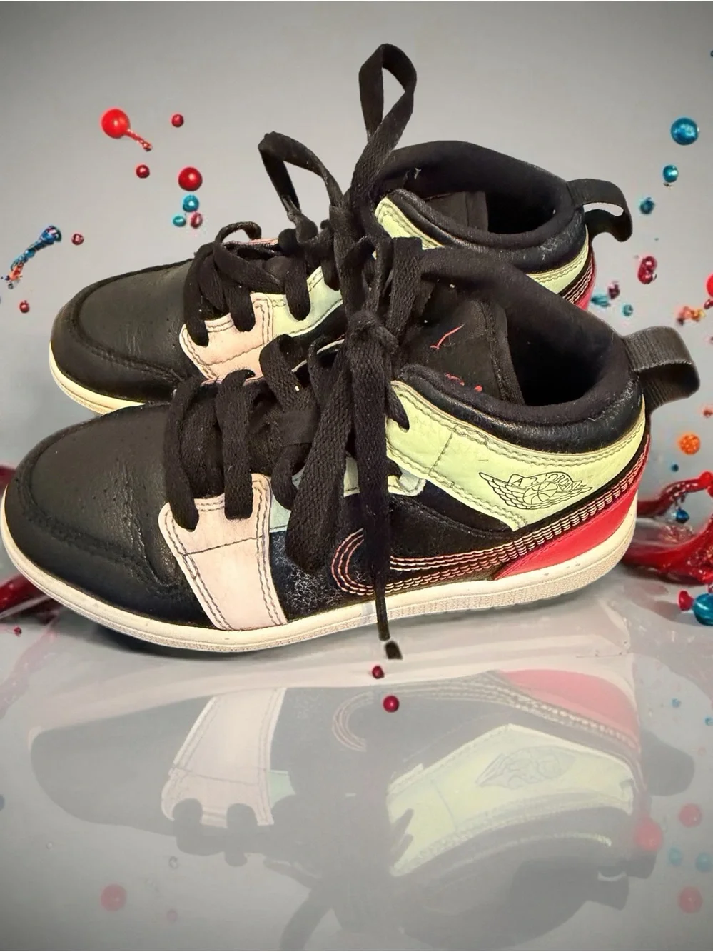 Basketball Playtime nike air jordan 1 Mid kids size 13c Black Red yellow pink